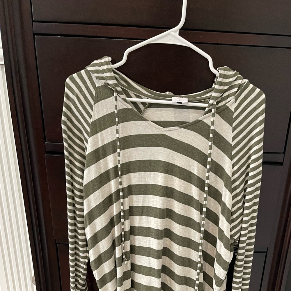 Cabi Long sleeve T-shirt